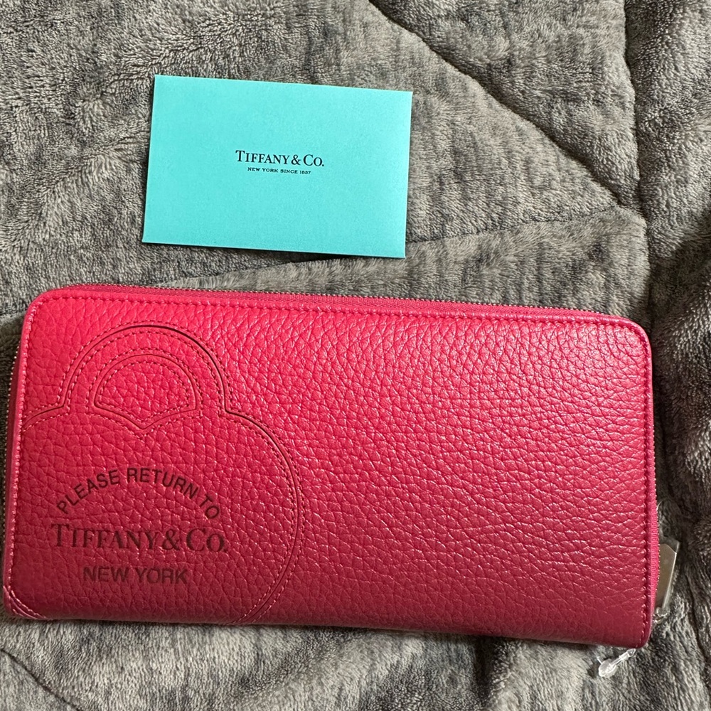 NEW without box Tiffany & Co. pink zip around wallet